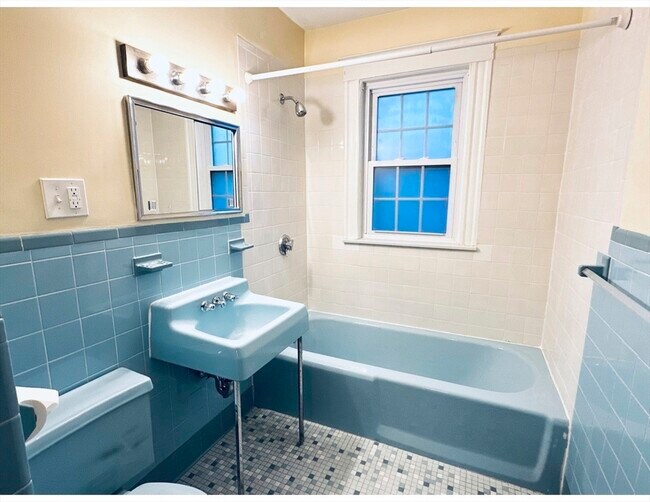 Building Photo - 41-43 Boylston St