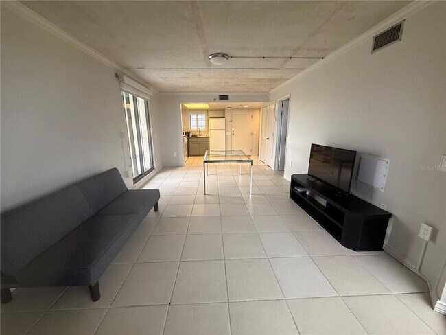 Building Photo - 6009 Sea Ranch Dr
