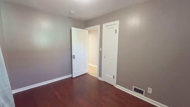 Building Photo - 627 W Marine Dr