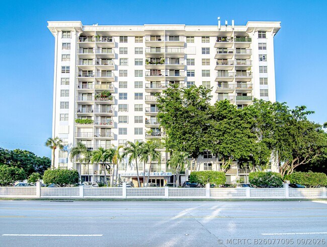 Building Photo - 1800 N Andrews Ave