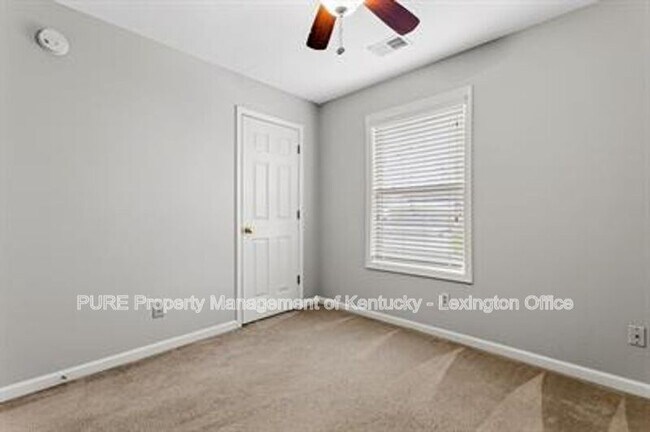 Building Photo - 872 Burkewood Dr