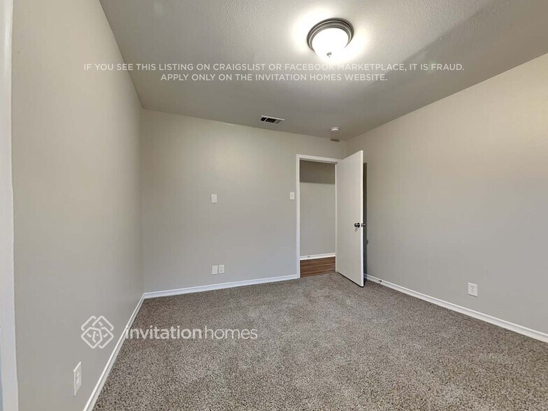 Building Photo - 1605 Comanche Trail