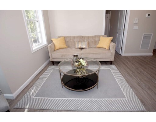 Building Photo - 30 Temple St