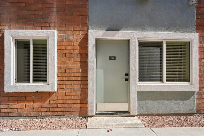 Building Photo - 3031 W Northern Ave