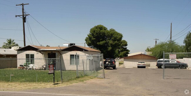 Building Photo - Papago Square