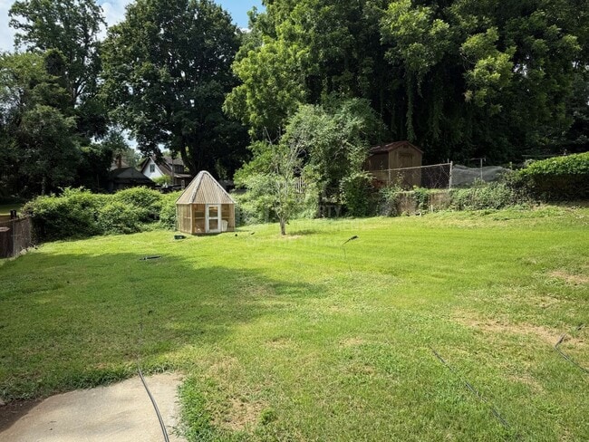 Building Photo - 828 Circle Dr