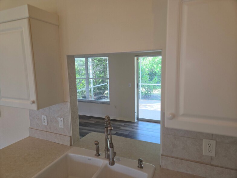 Building Photo - 1816 SW 38th Terrace