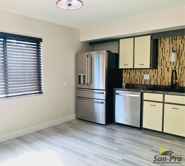 Building Photo - 2089 Oak Meadow Cir