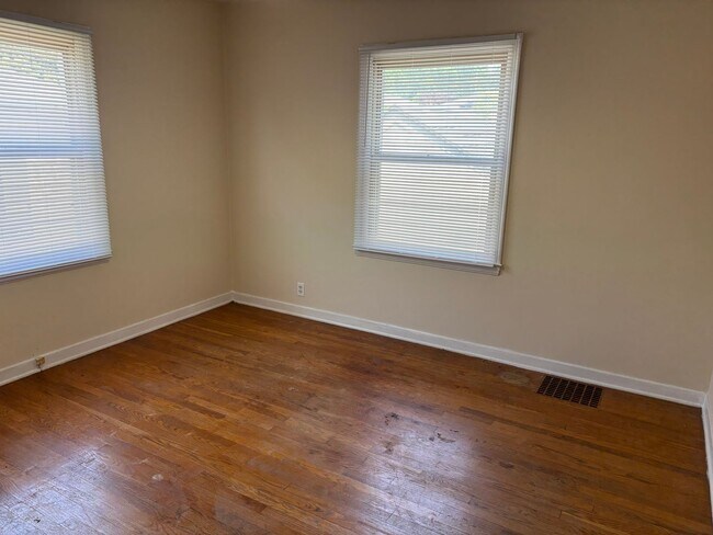 Building Photo - 3 bed/2 bath single family in Fulton Heights available!!