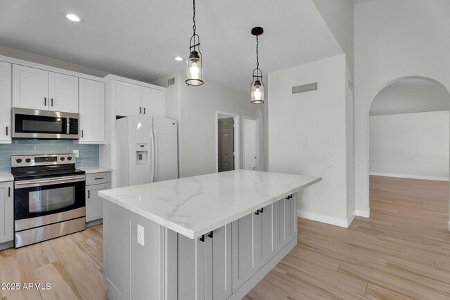 Building Photo - 6245 E Star Valley St