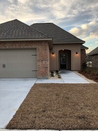 Building Photo - 3BD 2BA House in Hunters Trace Subdivision