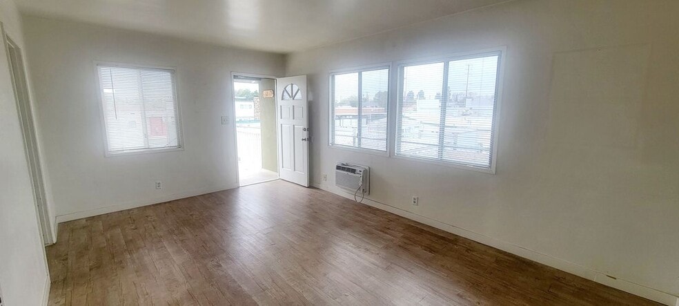 Building Photo - 6202 Cherry Ave