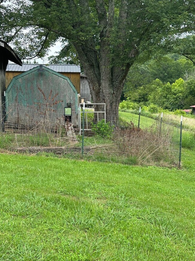 Building Photo - 3 bedroom, 2 bath house in Kingsport