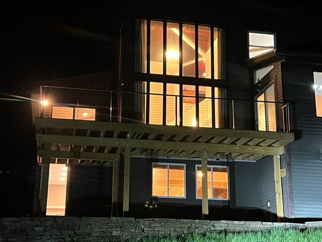 Building Photo - 4-Bedroom 3-Bath House in Quechee