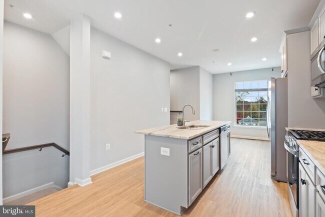 Building Photo - 9288 Kos Ln