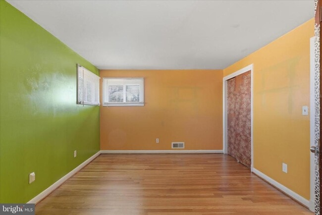 Building Photo - 2423 Harwood Rd