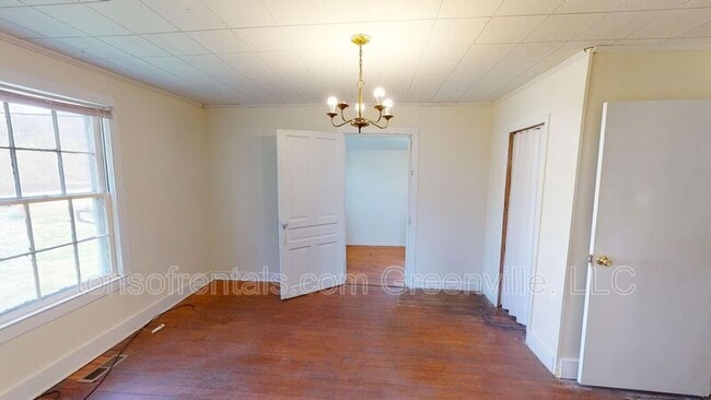 Building Photo - 359 Carney St