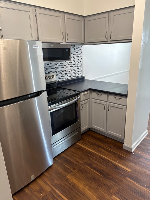 Building Photo - 4326 Villa Dr