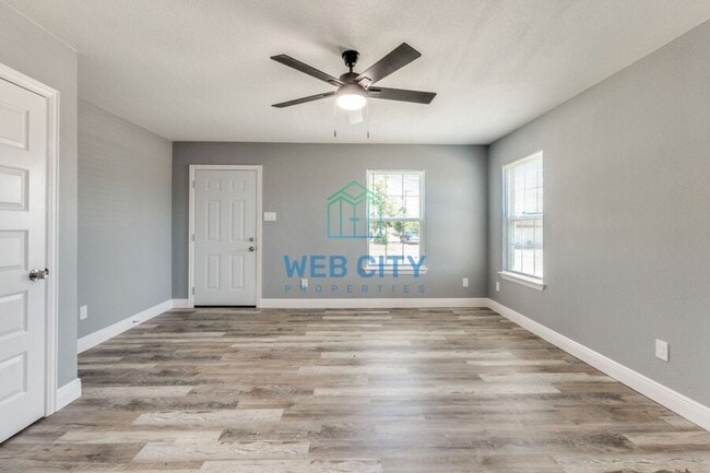 Building Photo - 1819 Lea Crest Dr