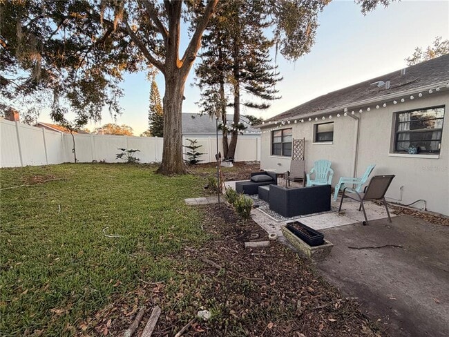 Building Photo - 7308 Fairwood Ave