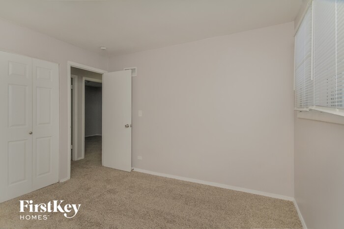 Building Photo - 1657 S Tyler Rd