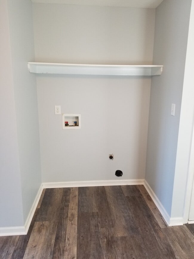 Building Photo - 15 Coats Cir