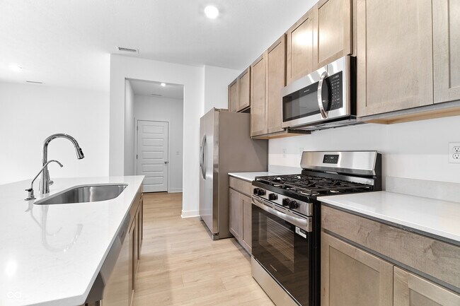 Building Photo - 422 Eisenhower St