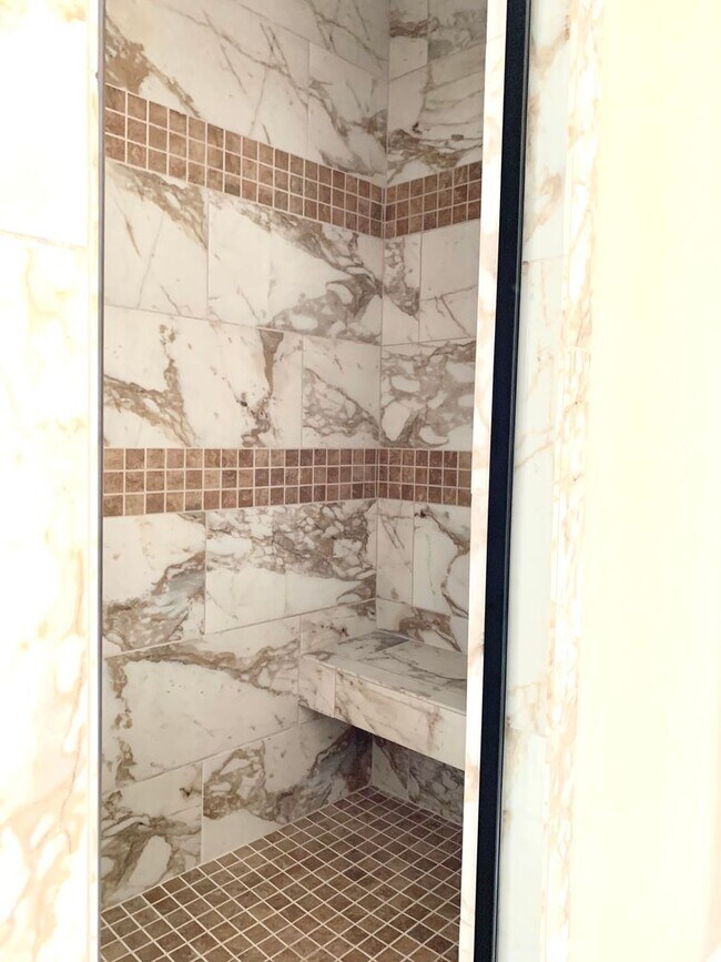 Building Photo - 2002 Jackie Lorraine Drive