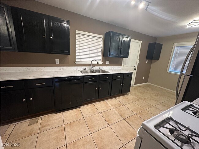 Building Photo - 3009 N Crawford St