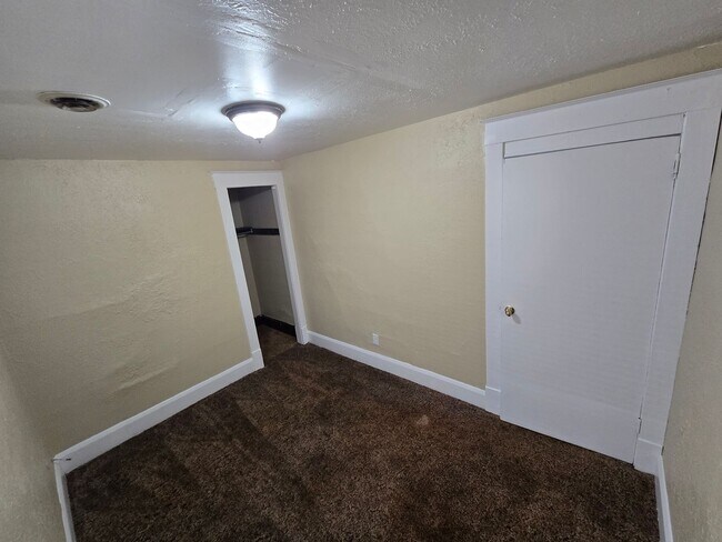 Building Photo - 414-416 Walbridge