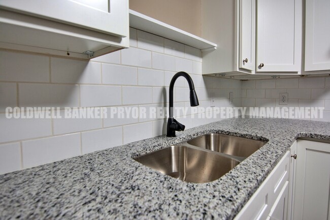 Building Photo - 5824 Moody Sawyer Rd