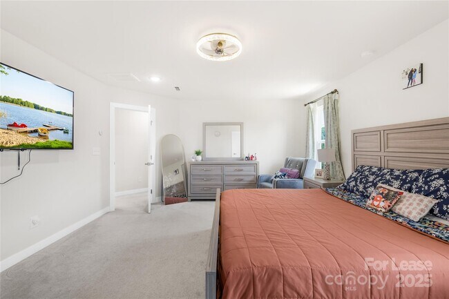 Building Photo - 7106 Waterwheel St SW