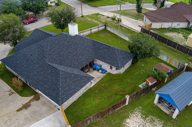 Building Photo - 227 Foster Cir