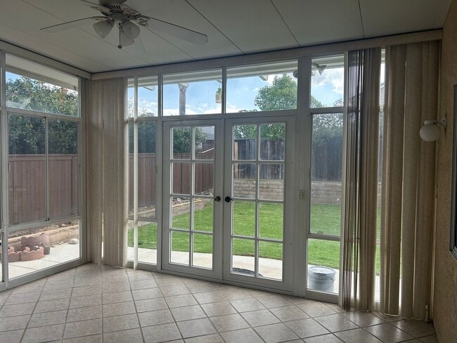Building Photo - Remodeled Home for Rent in Corona – Sunroo...