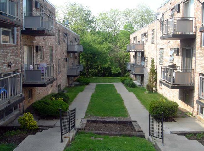 Building Photo - Four Lanterns Apartments