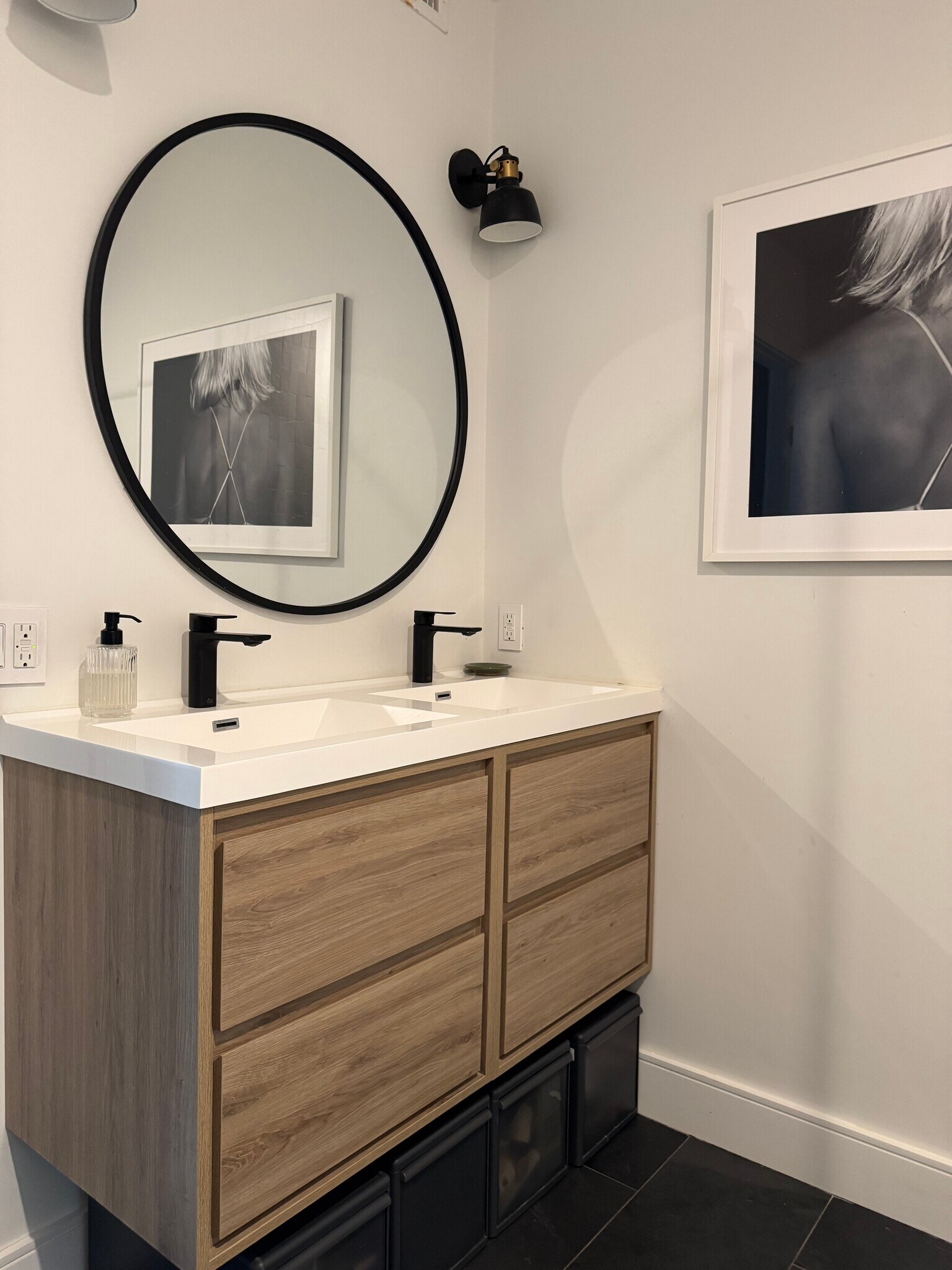 Primary Bath - 347 Maverick St