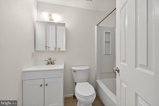 Building Photo - 7827 Archbold Terrace