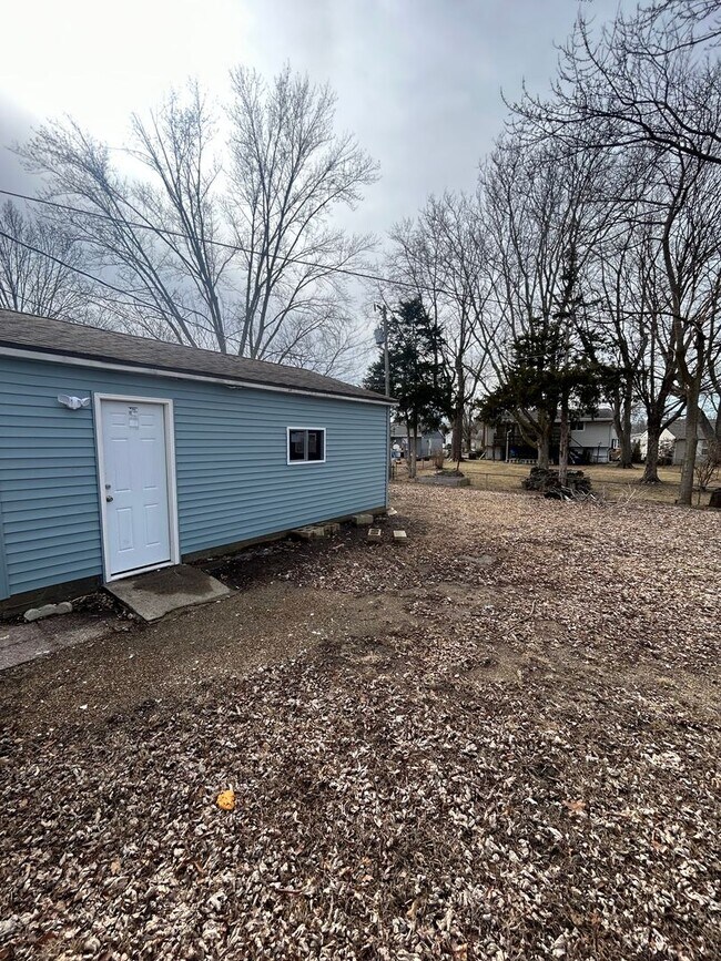 Building Photo - Recently renovated 3 bedroom home on the Southside of Lafayette