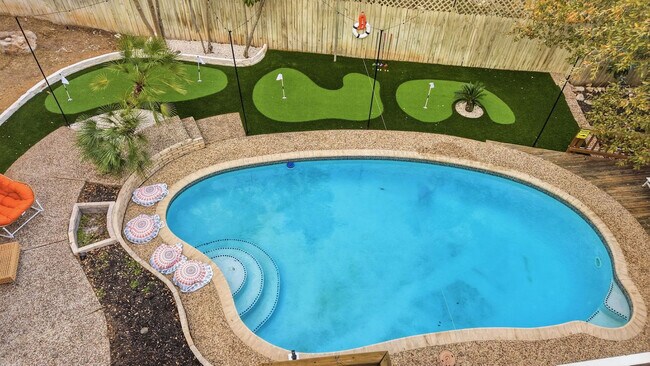 Building Photo - 2915 Quail Oak St