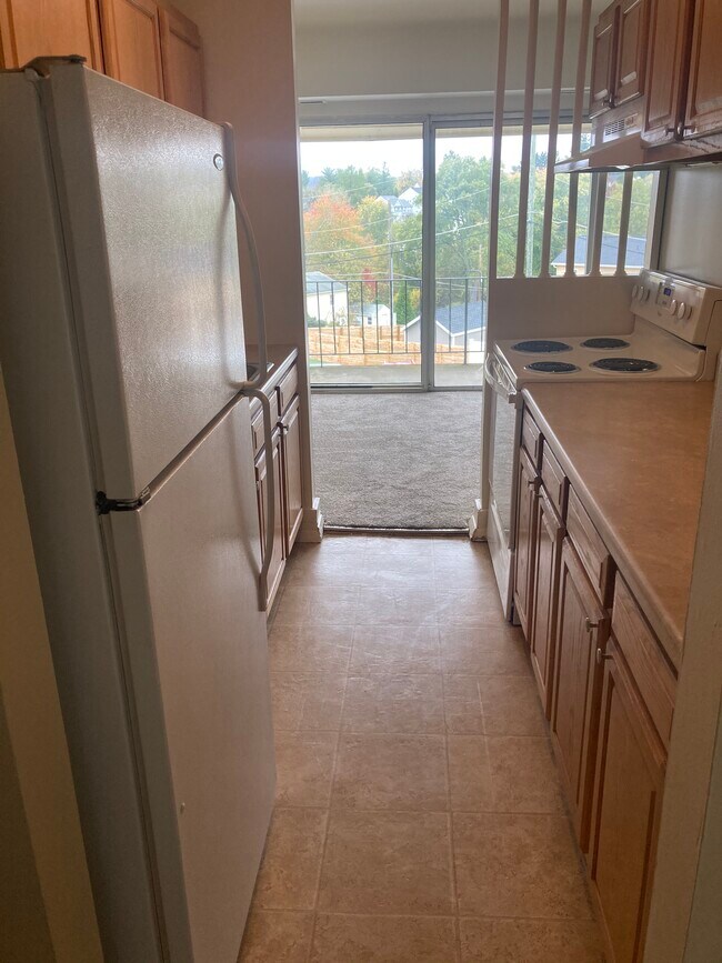 Kitchen - 620 6th Ave