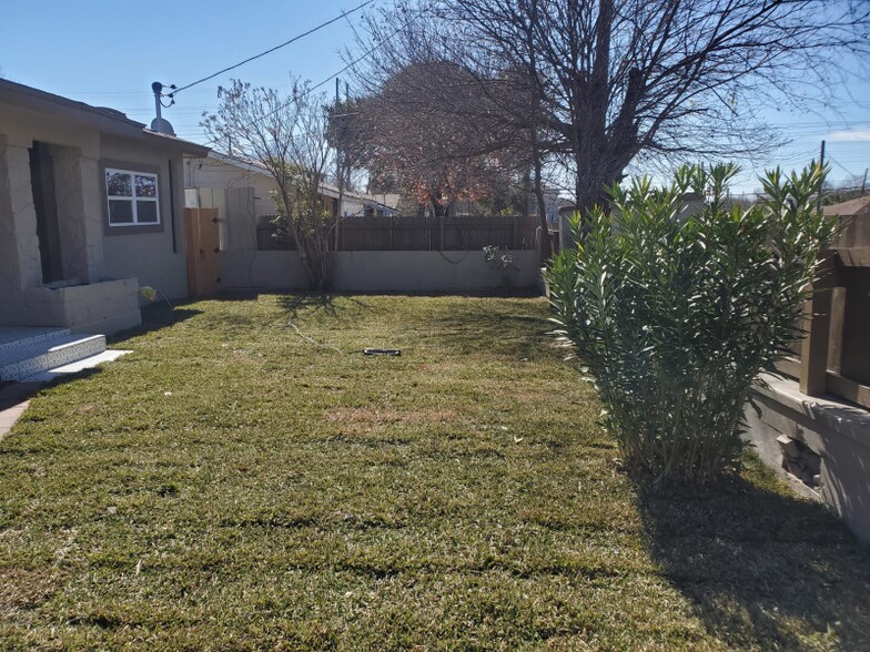 Building Photo - 118 Esmeralda Dr