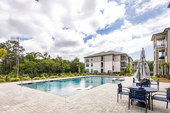 Building Photo - 2501 Bienville Blvd