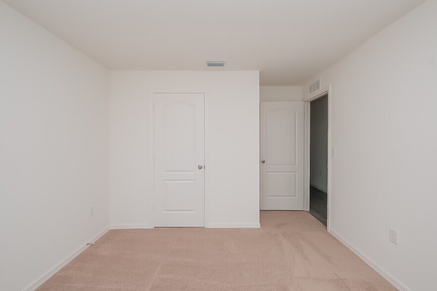 Building Photo - 8825 Southern Charm Cir