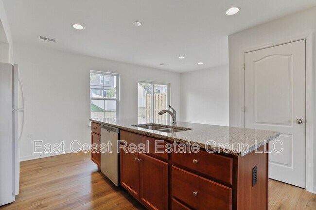 Building Photo - 11 Mengel Rd