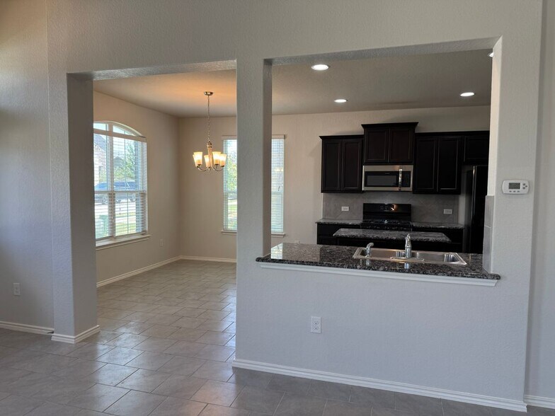 Building Photo - 133 Flatland Trl