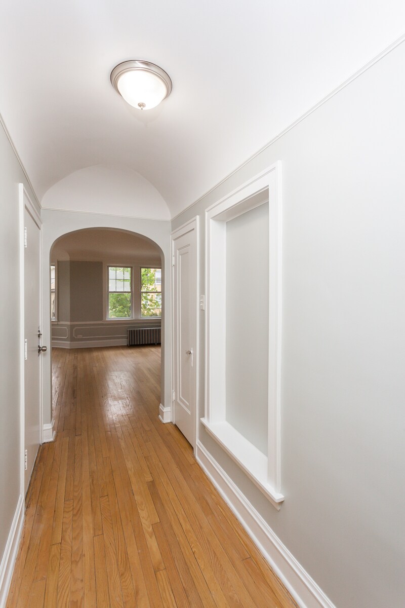 Building Photo - 6149 N Talman Ave