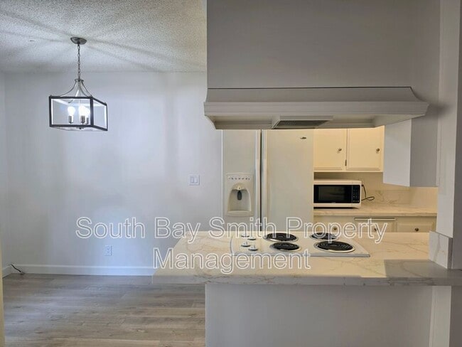 Building Photo - 8710 Delgany Ave