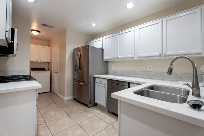Building Photo - 8217 Diamond Star Ct