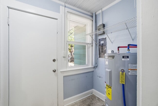 Building Photo - 4BR / 2BA House Near ODU