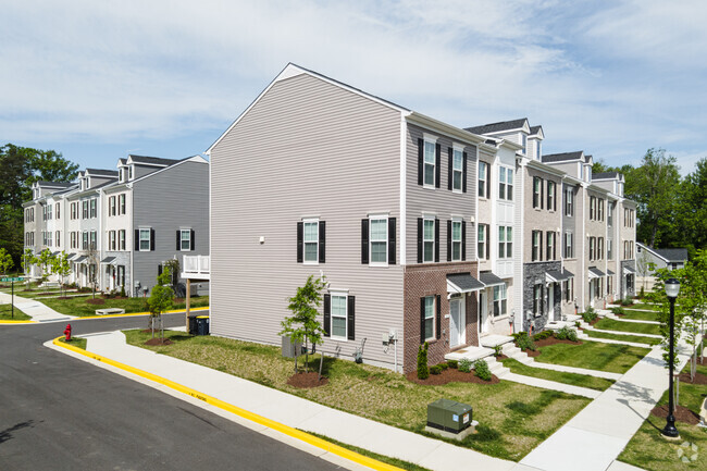 Building Photo - Towns at Andrews Park